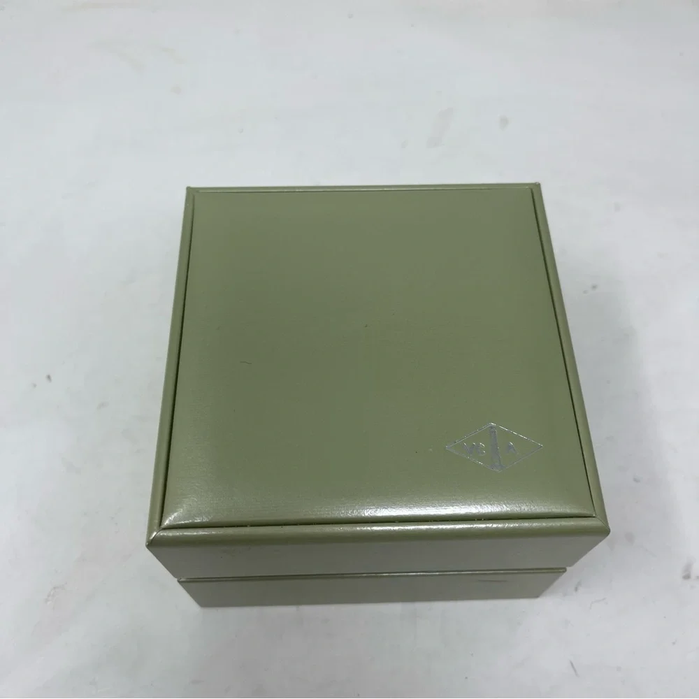 Van Cleef & Arpels Large Bracelet Jewelry case green Empty Box authentic 4.5x4.5